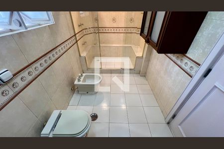 Apartamento para alugar com 118m², 2 quartos e 2 vagas Apartamento para alugar com 118m², 2 quartos e 2 vagasBanheiro