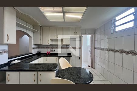 Apartamento para alugar com 118m², 2 quartos e 2 vagas Apartamento para alugar com 118m², 2 quartos e 2 vagasCozinha