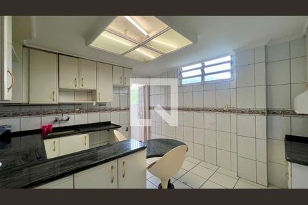 Apartamento para alugar com 118m², 2 quartos e 2 vagas Apartamento para alugar com 118m², 2 quartos e 2 vagasCozinha