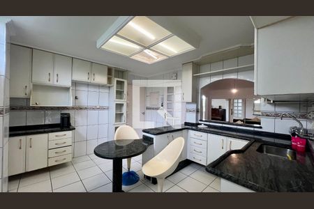 Apartamento para alugar com 118m², 2 quartos e 2 vagas Apartamento para alugar com 118m², 2 quartos e 2 vagasCozinha