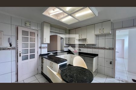 Apartamento para alugar com 118m², 2 quartos e 2 vagas Apartamento para alugar com 118m², 2 quartos e 2 vagasCozinha