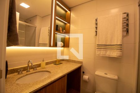 Banheiro de kitnet/studio para alugar com 1 quarto, 30m² em Jardim das Acácias, São Paulo