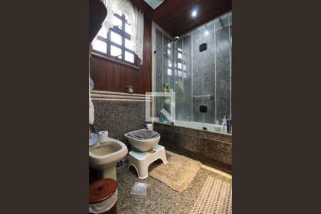 Apartamento à venda com 140m², 3 quartos e 1 vagaBanheiro da suíte