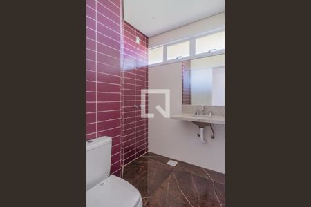 Casa de condomínio para alugar com 153m², 3 quartos e 2 vagas Casa de condomínio para alugar com 153m², 3 quartos e 2 vagasBanheiro da Suíte 3