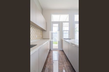 Casa de condomínio para alugar com 153m², 3 quartos e 2 vagas Casa de condomínio para alugar com 153m², 3 quartos e 2 vagasCozinha e Área de Serviço