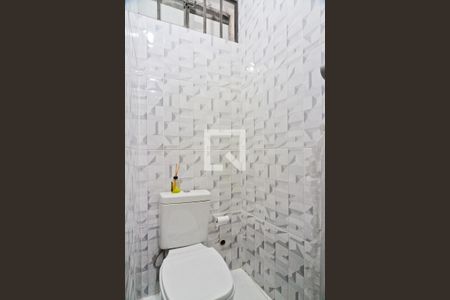 Casa à venda com 100m², 2 quartos e 1 vaga Casa à venda com 100m², 2 quartos e 1 vagaBanheiro