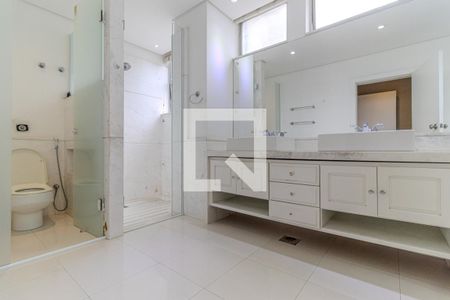 Apartamento à venda com 300m², 3 quartos e 2 vagasBanheiro da Suíte