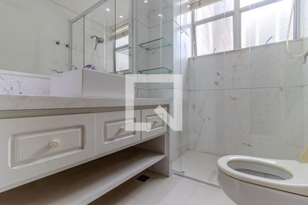 Apartamento à venda com 300m², 3 quartos e 2 vagasBanheiro Social