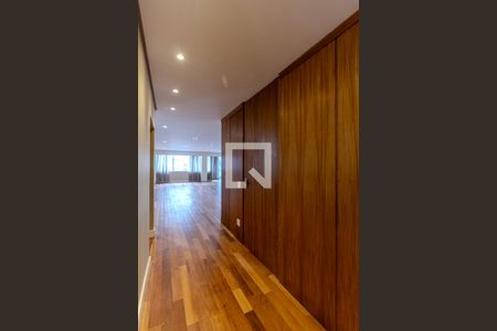 Apartamento à venda com 300m², 3 quartos e 2 vagasCorredor de Entrada