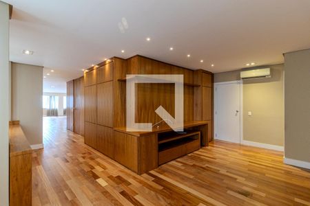 Apartamento à venda com 300m², 3 quartos e 2 vagasSala de TV