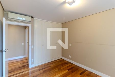 Apartamento à venda com 300m², 3 quartos e 2 vagasQuarto 2