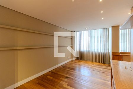 Apartamento à venda com 300m², 3 quartos e 2 vagasSala de TV