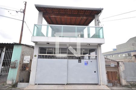 Casa à venda com 340m², 4 quartos e 1 vaga Casa à venda com 340m², 4 quartos e 1 vagaFachada