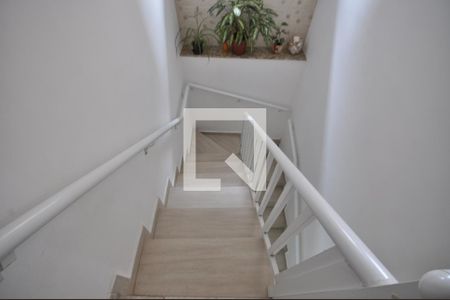 Casa à venda com 340m², 4 quartos e 1 vagaEscada