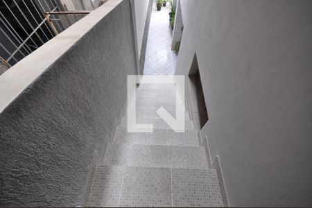 Casa à venda com 340m², 4 quartos e 1 vagaEscada de Acesso à area de serviço