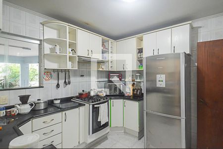 Casa à venda com 326m², 4 quartos e 6 vagas Casa à venda com 326m², 4 quartos e 6 vagasCozinha
