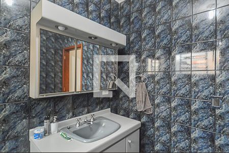 Casa à venda com 326m², 4 quartos e 6 vagas Casa à venda com 326m², 4 quartos e 6 vagasBanheiro da Suíte 3