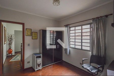 Casa à venda com 326m², 4 quartos e 6 vagas Casa à venda com 326m², 4 quartos e 6 vagasEscritório