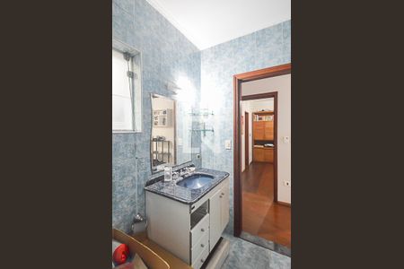 Casa à venda com 326m², 4 quartos e 6 vagas Casa à venda com 326m², 4 quartos e 6 vagasBanheiro da Suíte