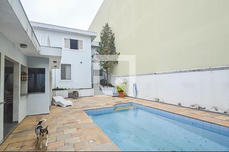Casa à venda com 326m², 4 quartos e 6 vagas Casa à venda com 326m², 4 quartos e 6 vagasPiscina
