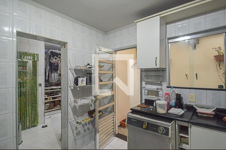 Casa à venda com 326m², 4 quartos e 6 vagas Casa à venda com 326m², 4 quartos e 6 vagasCozinha