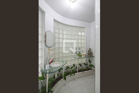 Casa à venda com 326m², 4 quartos e 6 vagas Casa à venda com 326m², 4 quartos e 6 vagasLavabo