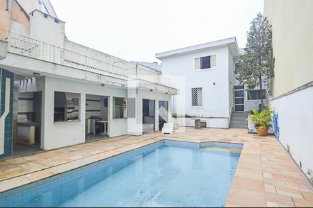 Casa à venda com 326m², 4 quartos e 6 vagas Casa à venda com 326m², 4 quartos e 6 vagasPiscina