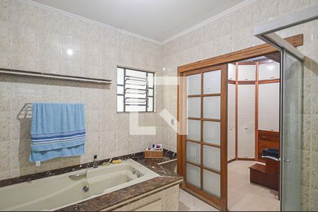 Casa à venda com 326m², 4 quartos e 6 vagas Casa à venda com 326m², 4 quartos e 6 vagasBanheiro da Suíte 2