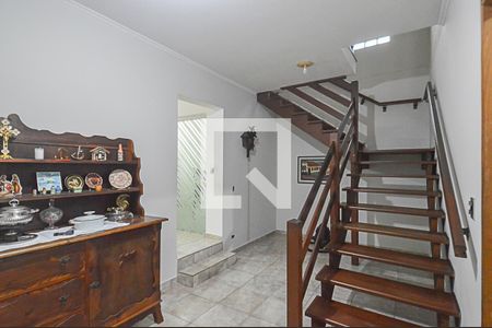 Casa à venda com 326m², 4 quartos e 6 vagas Casa à venda com 326m², 4 quartos e 6 vagasSaleta