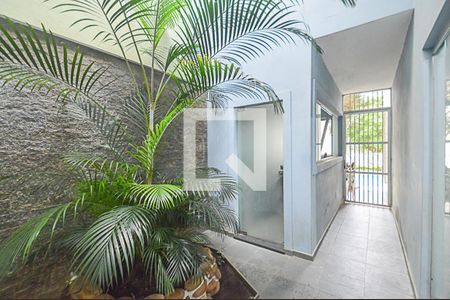 Casa à venda com 326m², 4 quartos e 6 vagas Casa à venda com 326m², 4 quartos e 6 vagasJardim de Inverno