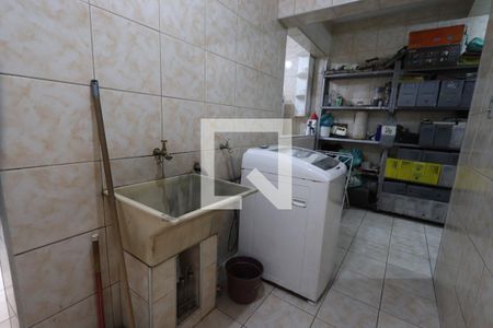 Casa à venda com 100m², 4 quartos e 2 vagasLavanderia - casa 1