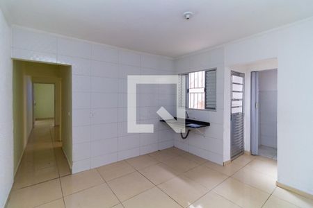 Cozinha de casa para alugar com 2 quartos, 150m² em Vila Mercedes, São Paulo