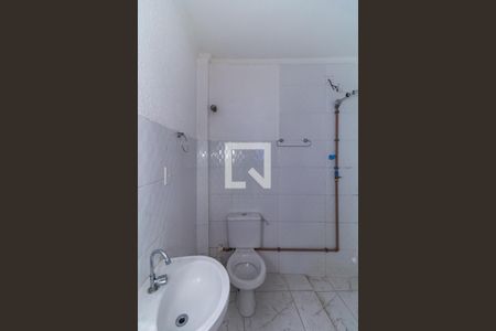 Banheiro de casa para alugar com 2 quartos, 150m² em Vila Mercedes, São Paulo