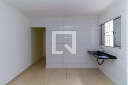 Cozinha de casa para alugar com 2 quartos, 150m² em Vila Mercedes, São Paulo