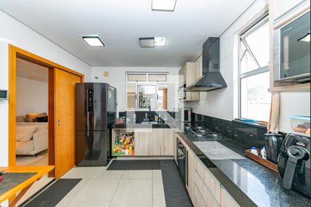 Apartamento à venda com 246m², 4 quartos e 4 vagasCozinha