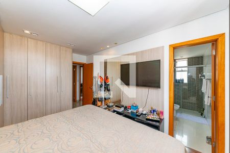 Apartamento à venda com 246m², 4 quartos e 4 vagasSuíte 1