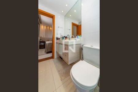 Apartamento à venda com 246m², 4 quartos e 4 vagasBanheiro da Suíte 1