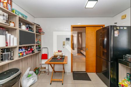 Apartamento à venda com 246m², 4 quartos e 4 vagasCozinha