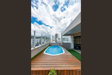 Apartamento à venda com 246m², 4 quartos e 4 vagasPiscina