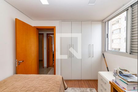 Apartamento à venda com 246m², 4 quartos e 4 vagasQuarto 3