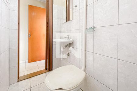 Casa à venda com 117m², 2 quartos e 2 vagas Casa à venda com 117m², 2 quartos e 2 vagasBanheiro da Suíte - Edícula