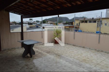 Casa de condomínio à venda com 220m², 4 quartos e sem vagaTerraço