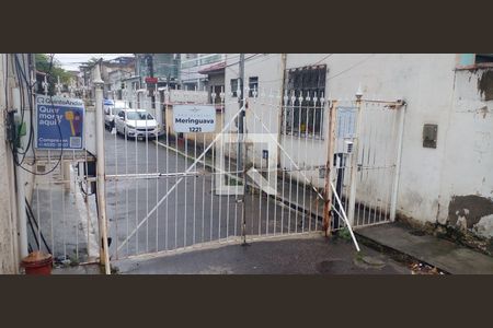 Casa de condomínio à venda com 220m², 4 quartos e sem vaga Casa de condomínio à venda com 220m², 4 quartos e sem vagaFachada