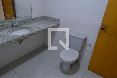 Casa de condomínio à venda com 220m², 4 quartos e sem vagaBanheiro da Suíte