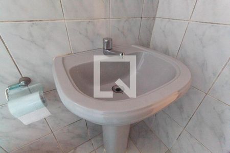 Casa de condomínio para alugar com 153m², 3 quartos e 2 vagasBanheiro da Suíte 1