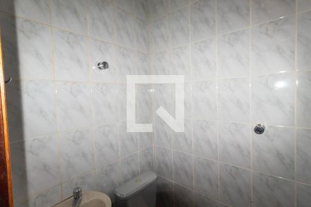 Casa de condomínio para alugar com 153m², 3 quartos e 2 vagasBanheiro de serviço