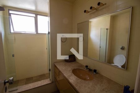 Apartamento à venda com 136m², 3 quartos e 2 vagas Apartamento à venda com 136m², 3 quartos e 2 vagasBanheiro da Suíte