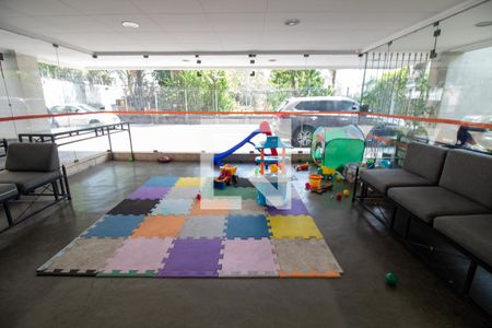 Apartamento à venda com 136m², 3 quartos e 2 vagas Apartamento à venda com 136m², 3 quartos e 2 vagasÁrea comum - Brinquedoteca