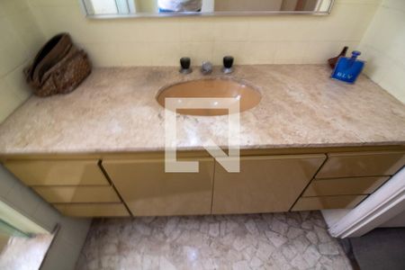 Apartamento à venda com 136m², 3 quartos e 2 vagas Apartamento à venda com 136m², 3 quartos e 2 vagasBanheiro da Suíte