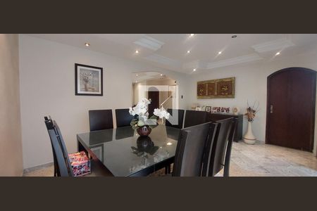 Casa à venda com 314m², 3 quartos e 6 vagasCopa